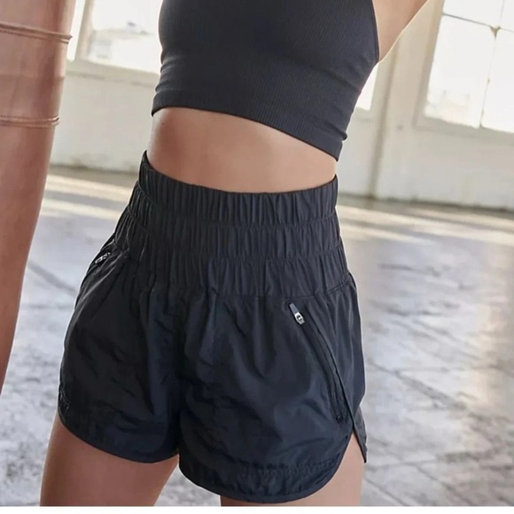 Free People Movement Shorts Black
The Way Home Medium  Athletic - Picture 4 of 9